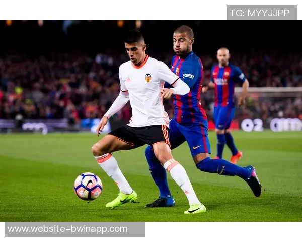 坎塞洛即将重返巴萨前队友菲利克斯在社交媒体点赞支持