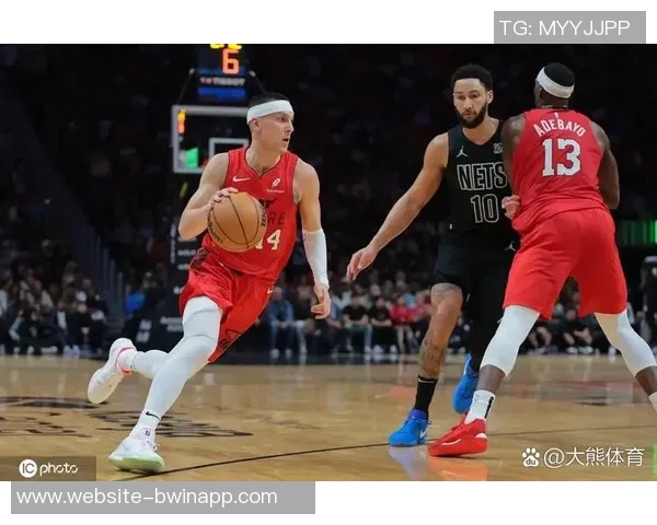 鲍威尔赞阿德巴约全面表现期待其持续保持进攻性发挥